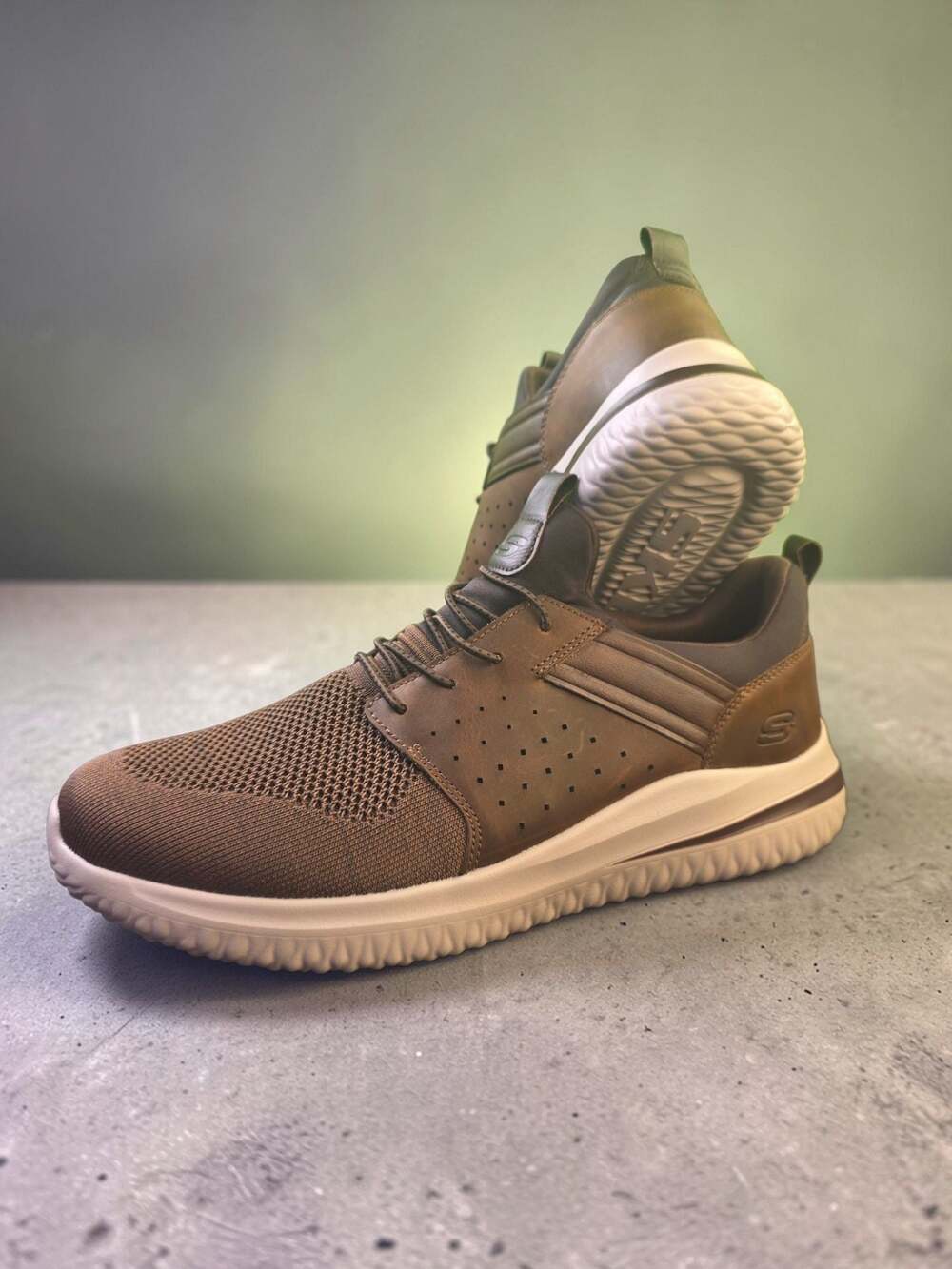Skechers - Picture 11 of 13